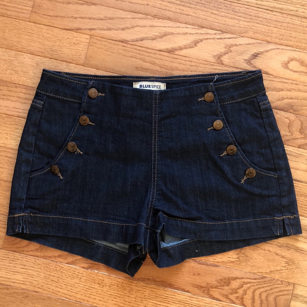 Junior’s denim high rise shorts